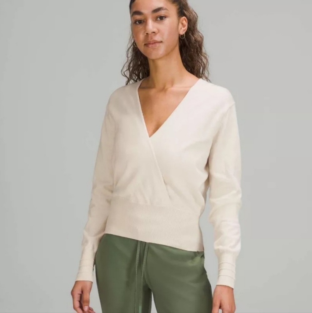 Lululemon Crossover Ribbed Waist Sweater - White Opal In Size 6